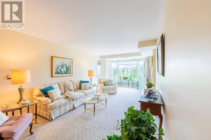 312 - 85 WELLINGTON STREET W, Aurora