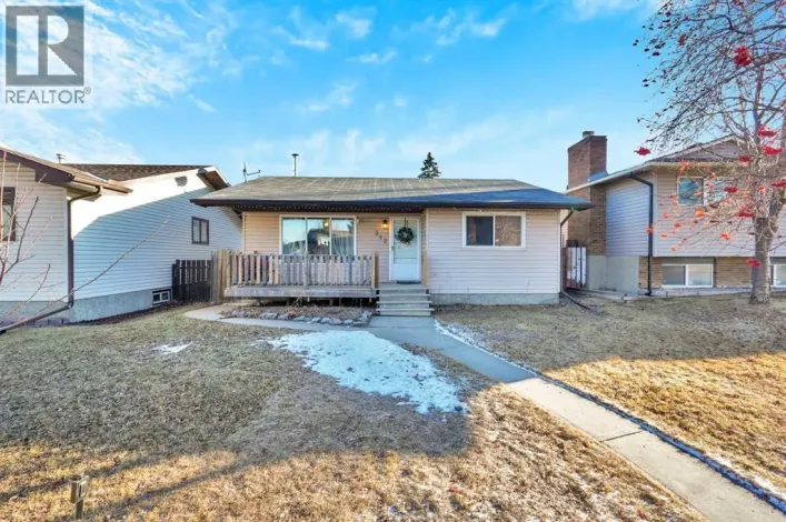 312 Pinegreen Close NE, Calgary
