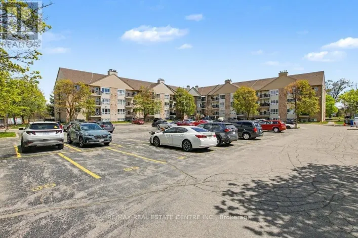 313 - 15 HOFSTETTER AVENUE, Kitchener