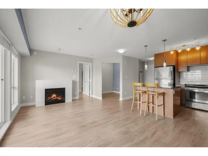 313 15745 CROYDON DRIVE, Surrey