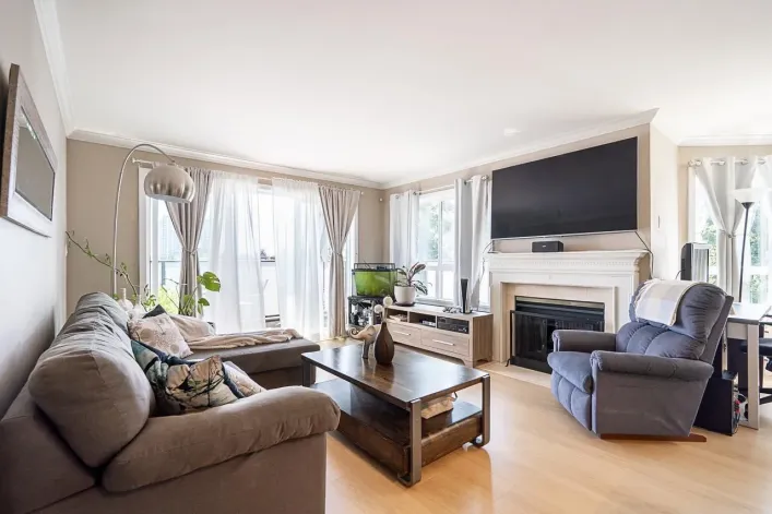 313 1830 E SOUTHMERE CRESCENT, Surrey