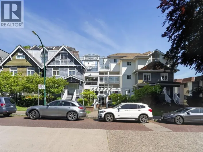 313 2175 W 3RD AVENUE, Vancouver