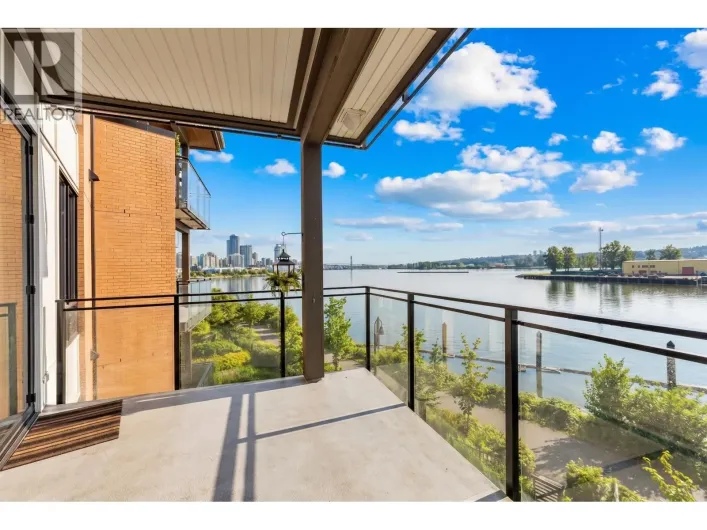 313 220 SALTER STREET, New Westminster