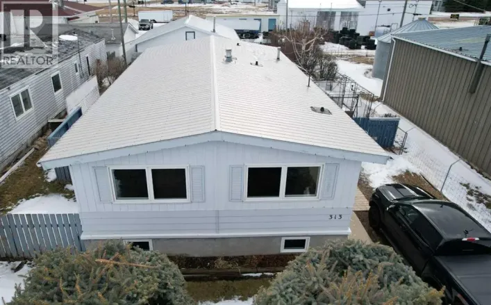 313 3 Avenue E, Hanna