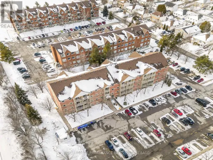 313 - 310 KINGSDALE AVENUE, Kingston