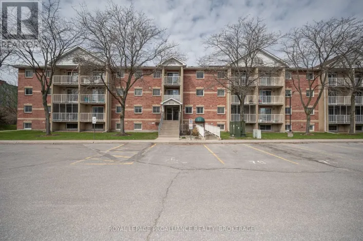 313 - 310 KINGSDALE AVENUE, Kingston