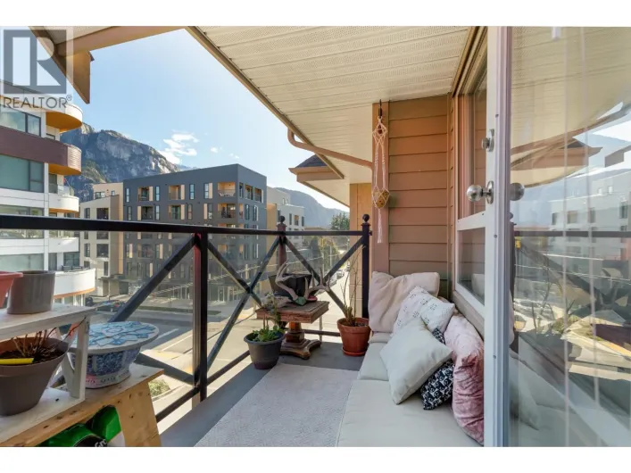 313 38003 SECOND AVENUE, Squamish