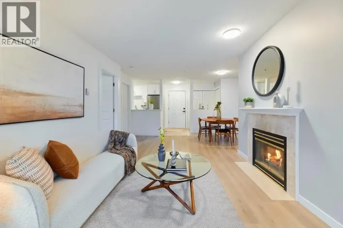 313 855 W 16TH STREET, North Vancouver