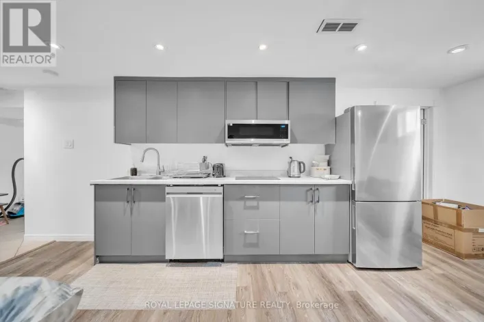 313 PATRICIA AVENUE, Toronto