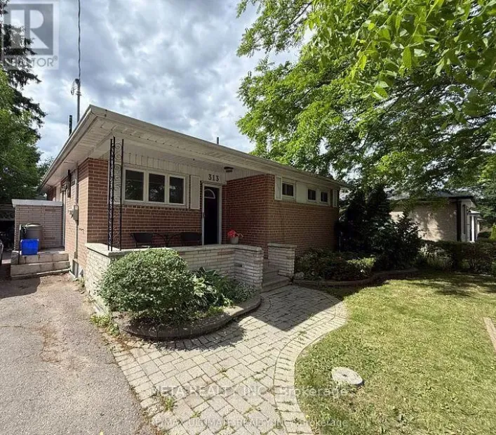 313 ROSSLAND ROAD W, Whitby