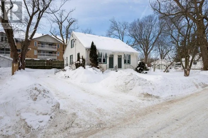 31-33 WASHBURN STREET, Prince Edward County