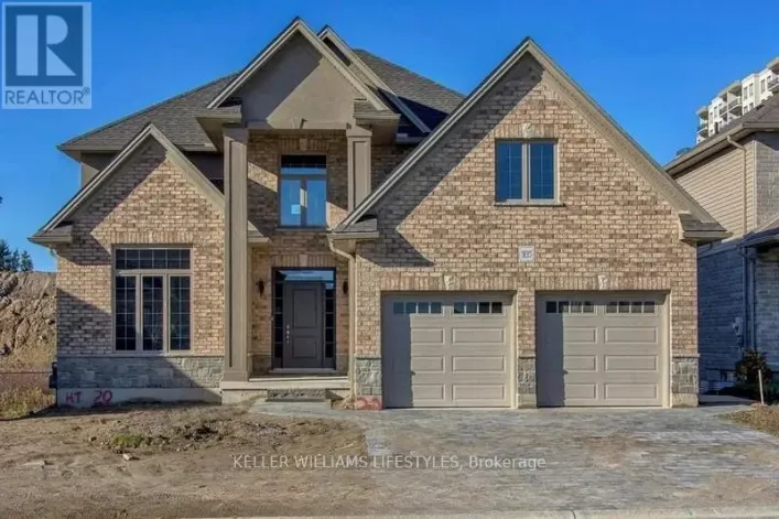 3135 PINCOMBE DRIVE, London South
