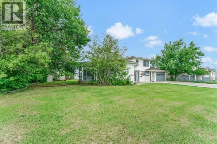 315 2 Street NW, Redcliff