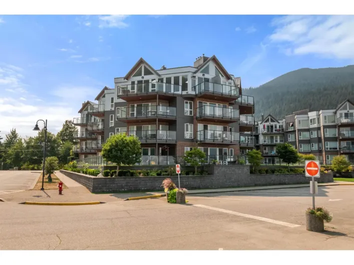 315 378 ESPLANADE AVENUE|Harrison Hot Springs, Harrison Hot Springs