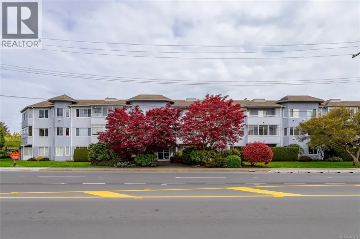 315 3931 Shelbourne St, Saanich