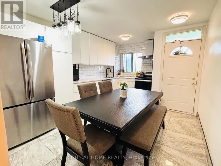 315 - 95 LEEWARD GLENWAY, Toronto