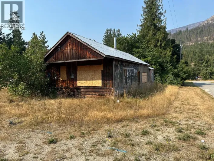 315 Fletcher Avenue, Slocan