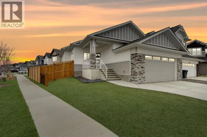 315 Monterey Place SE, High River