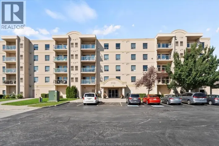 315 VILLAGE GROVE Unit# 203, Tecumseh