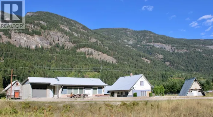 3152 6 Highway, Slocan Park