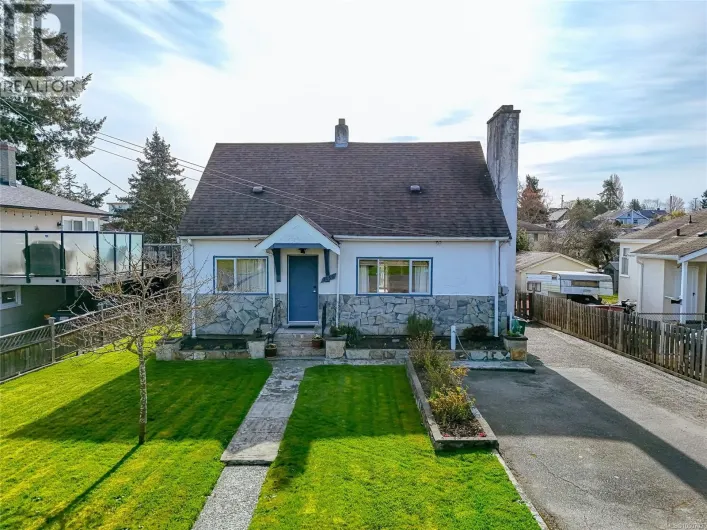 3155 Earl grey St, Saanich