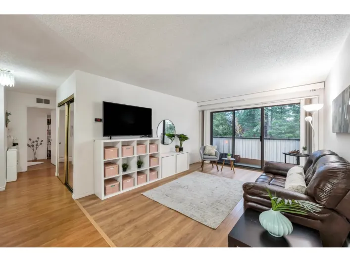 316 15020 NORTH BLUFF ROAD, White Rock