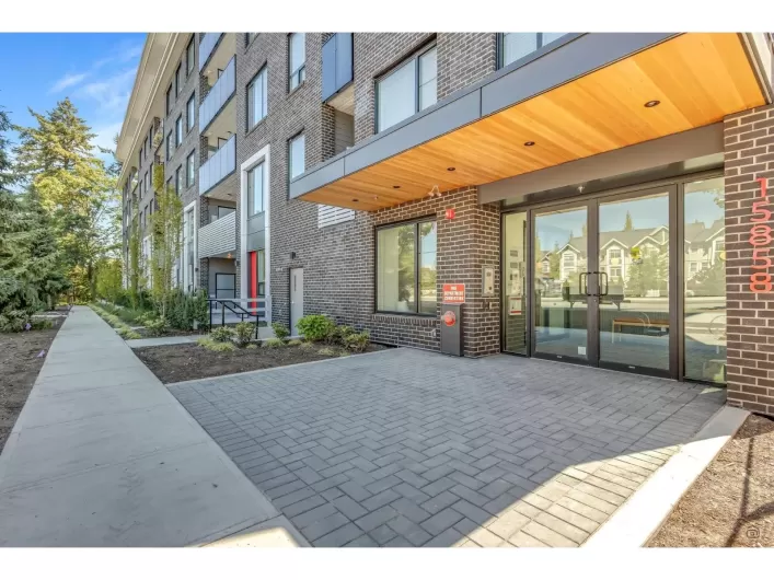 316 15858 FRASER HIGHWAY, Surrey