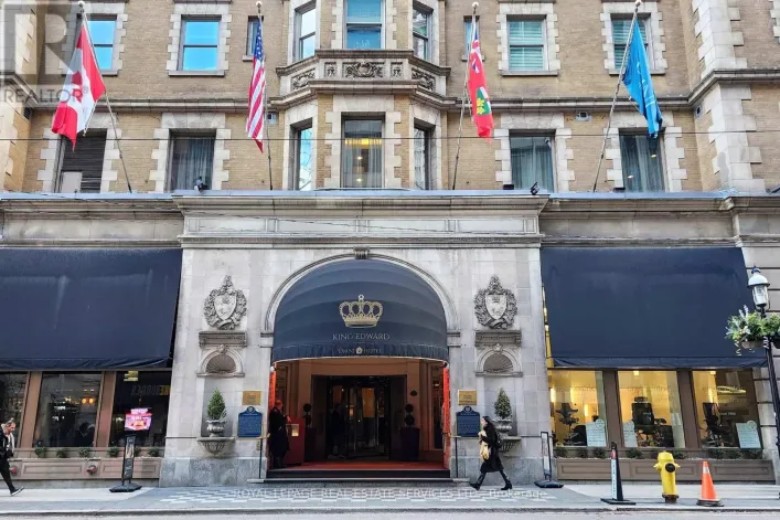 316 - 22 LEADER LANE, Toronto