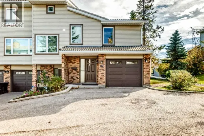 316 Coachway Lane SW, Calgary