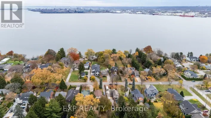 316 NORTH SHORE BOULEVARD W, Burlington