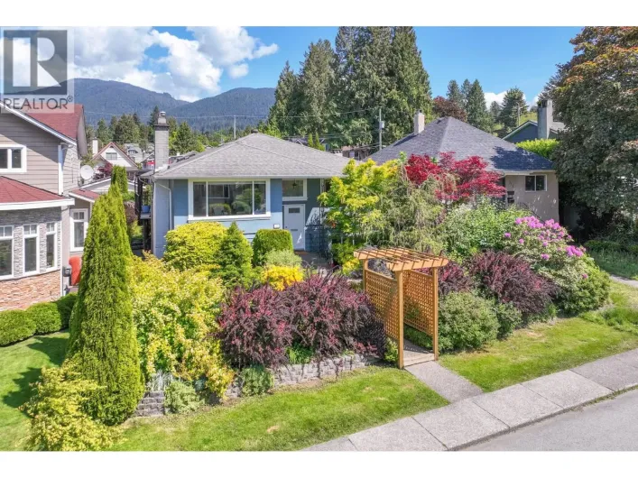 316 W 21ST STREET, North Vancouver