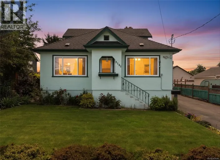 3161 Donald St, Saanich