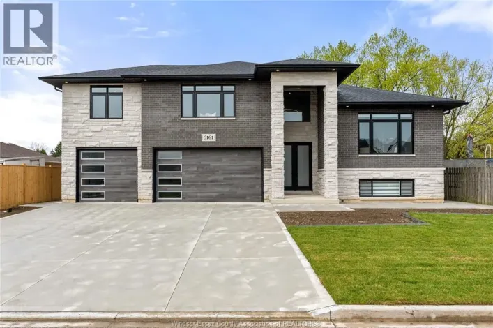 3161 MCROBBIE, Windsor
