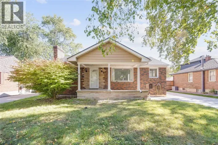 3162 CURRY AVENUE, Windsor