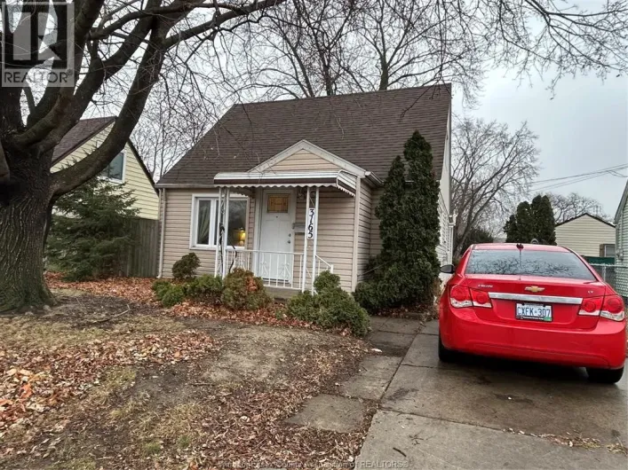 3165 TECUMSEH ROAD West, Windsor