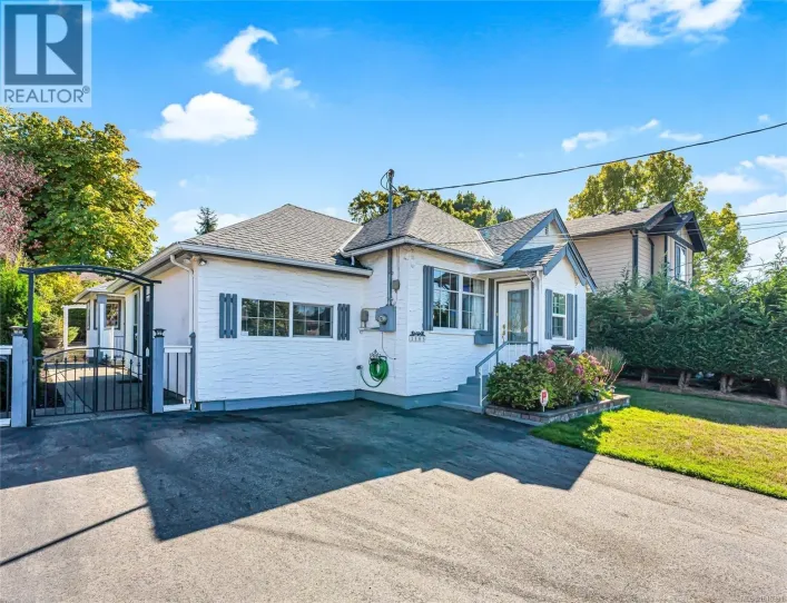 3165 Wascana St, Saanich