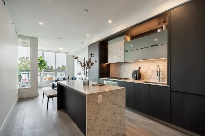 317 1342 JOHNSTON ROAD, White Rock