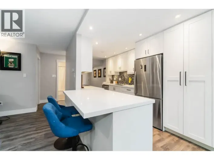 317 1345 W 15TH AVENUE, Vancouver