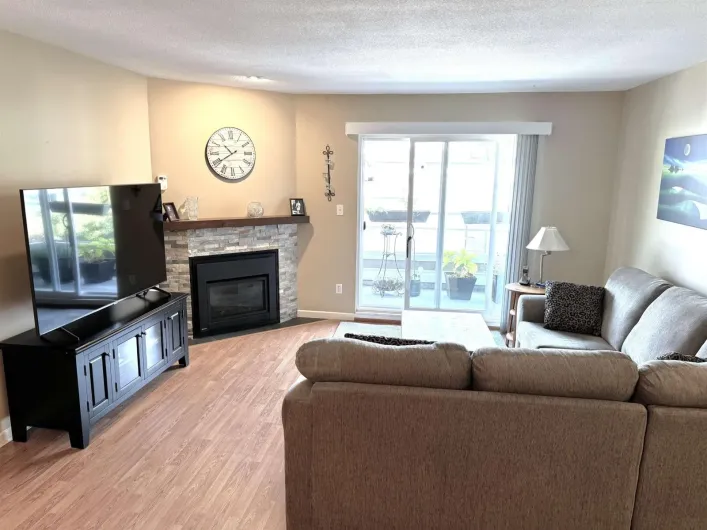 317 15875 MARINE DRIVE, White Rock
