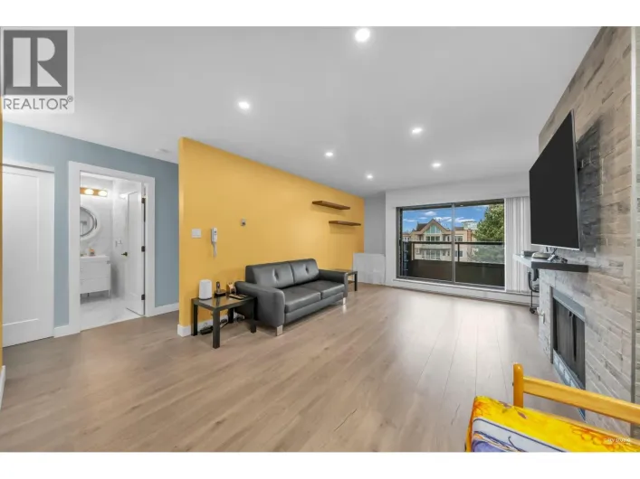 317 8600 ACKROYD ROAD, Richmond