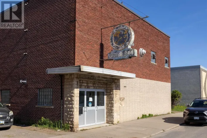 317 May ST S, Thunder Bay
