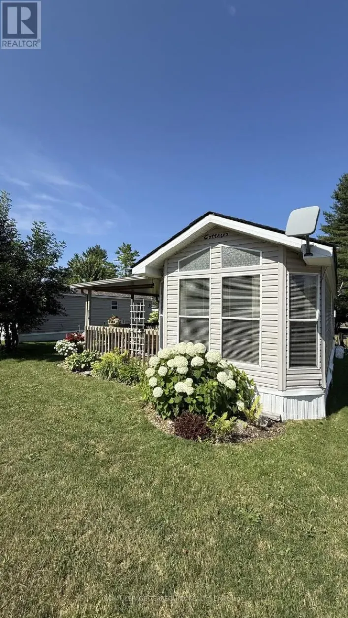 317 ROCKVIEW, Selwyn