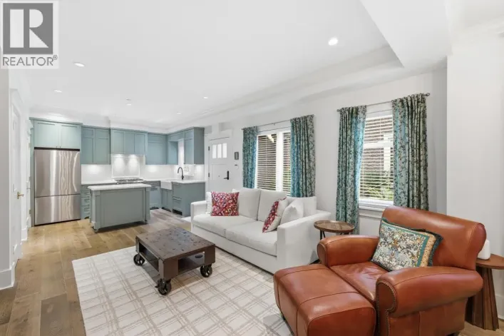 3176 BURRARD STREET, Vancouver