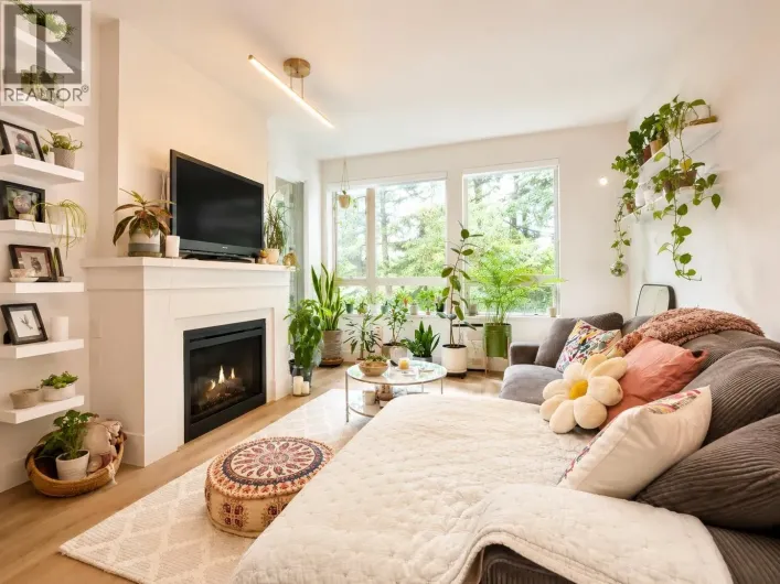 318 1111 E 27TH STREET, North Vancouver