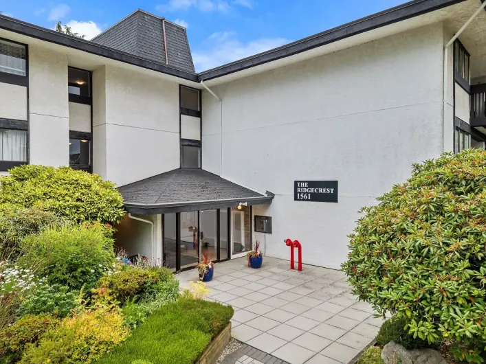 318 1561 VIDAL STREET, White Rock