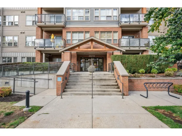 318 20219 54A AVENUE, Langley