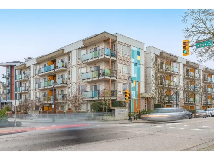 318 20460 DOUGLAS CRESCENT, Langley