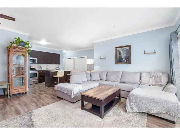 318 20460 DOUGLAS CRESCENT, Langley