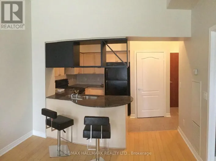 318 - 320 CITY CENTRE DRIVE, Mississauga