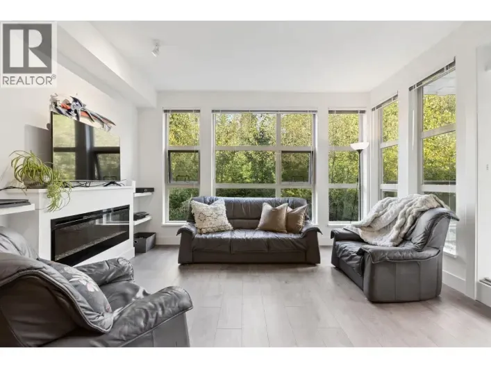 318 3602 ALDERCREST DRIVE, North Vancouver